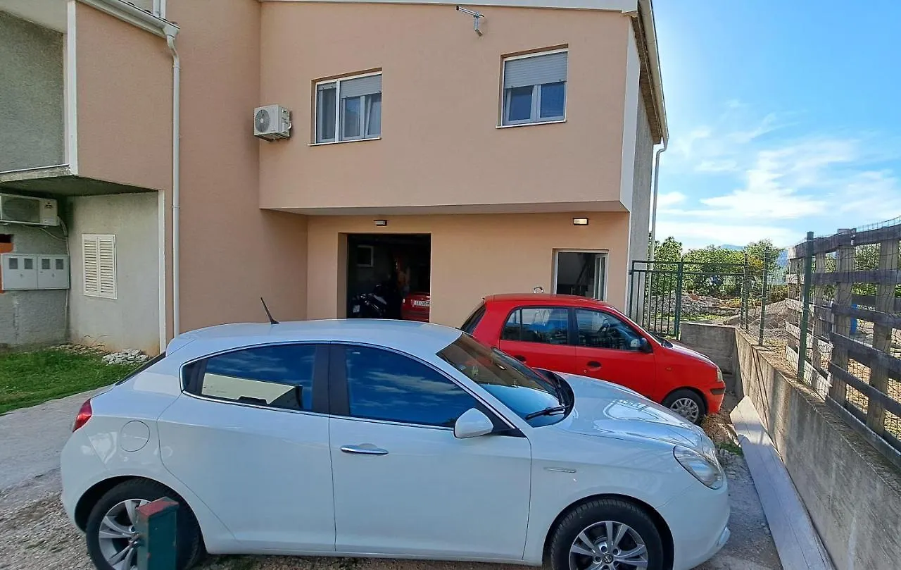 Apartment Holiday Apartman Kastela